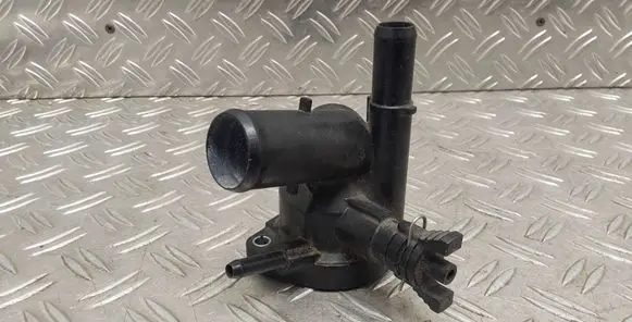 Toyota Yaris Thermostat/thermostat housing