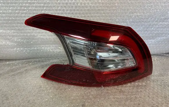 Peugeot 308 Rear/tail lights 9677817680 81250101