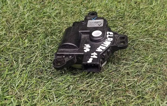 Hyundai Elantra Air flap motor/actuator D267APBA02 AR1R0000