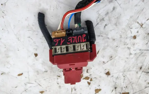 Nissan Juke I F15 Positive cable (battery) 
