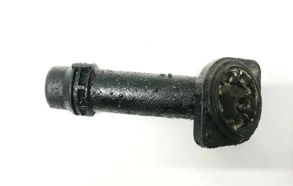 Volkswagen PASSAT B5 Engine coolant pipe/hose 06B121121