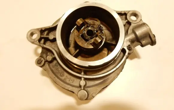 BMW 5 E60 E61 Vacuum pump 7787366 50327