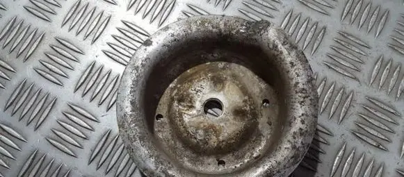 BMW 5 E39 Coil spring mount 