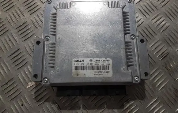 Mitsubishi Carisma Engine control unit/module 0281010437