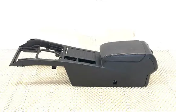 Volkswagen PASSAT B8 Center console 3G2863241C