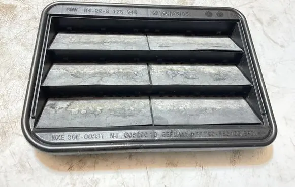 BMW X5 G05 Quarter panel pressure vent 9176945