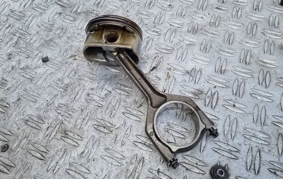 BMW 3 E90 E91 Piston with connecting rod F011 85L127