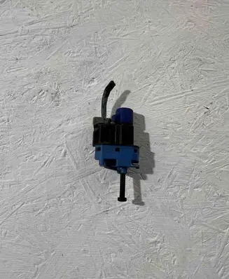 Jaguar S-Type Brake pedal sensor switch XR839F924