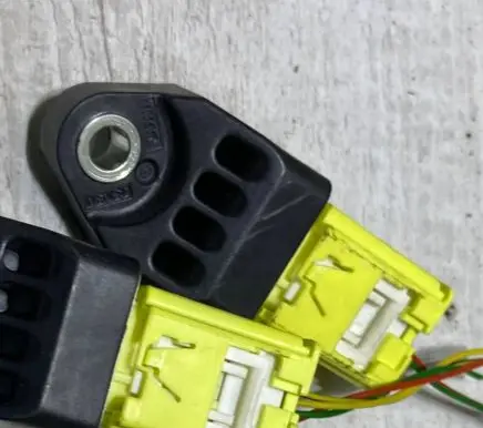 Toyota Yaris Airbag deployment crash/impact sensor 89831-02140
