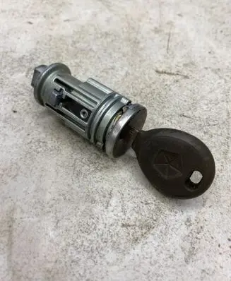 Chrysler Sebring (ST-22 - JR) Ignition lock