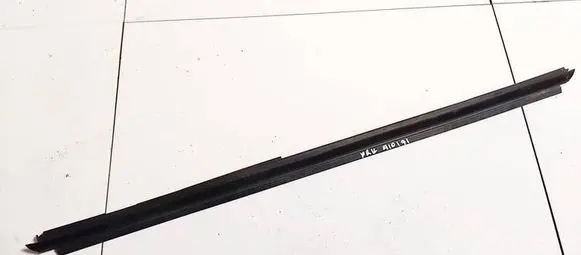 Skoda Superb B5 (3U) Front door glass trim molding tab008367b