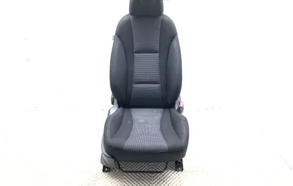 Hyundai i30 Front passenger seat 