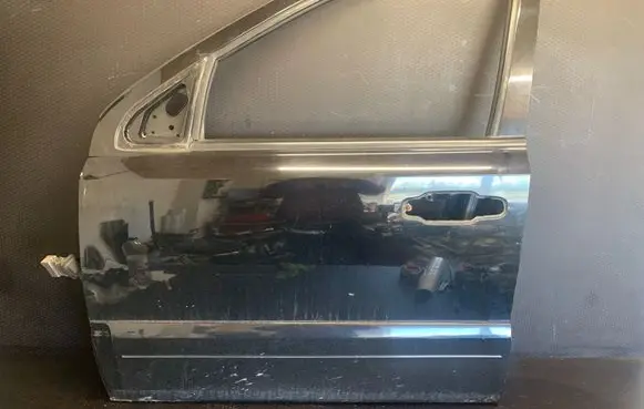 KIA Sorento Front door 