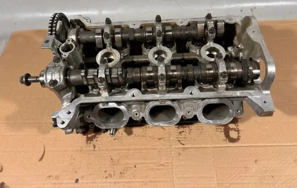 Porsche Panamera (970) Engine head 9461041055R 94610524201 94610524101