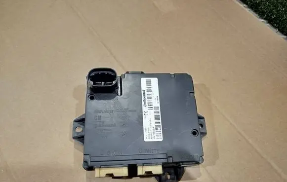Renault Master III Comfort/convenience module 243756375R A2C82318900 93457058