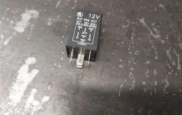 Skoda Superb B5 (3U) Other relay 3U0959627 445