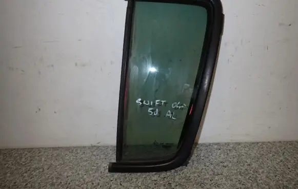 Suzuki Swift I Sliding door window/glass 