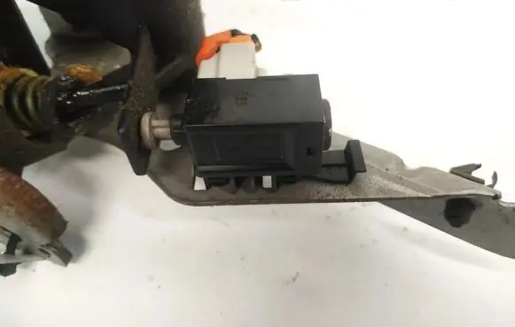 Clutch pedal sensor