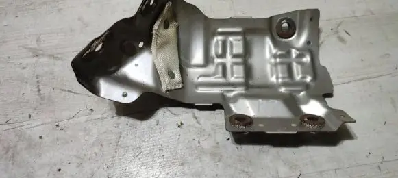 Mazda 3 III Heat shield in engine bay 