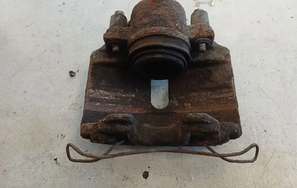 Front brake caliper