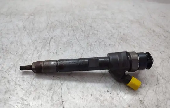 Fuel injector