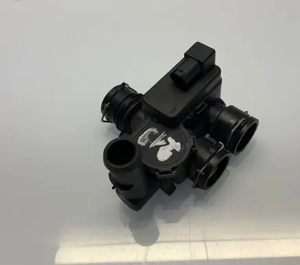 Mercedes-Benz CLS C219 Coolant heater control valve A2118320584 2118320584