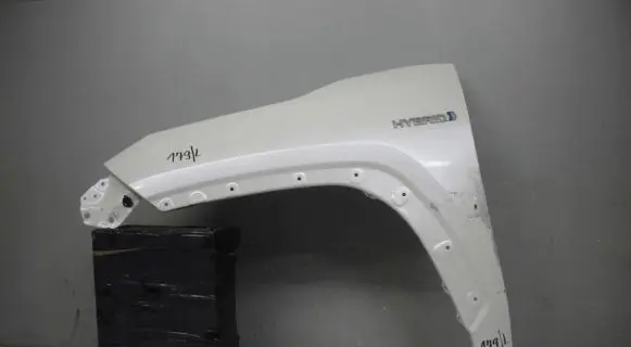 Fender mounting bracket