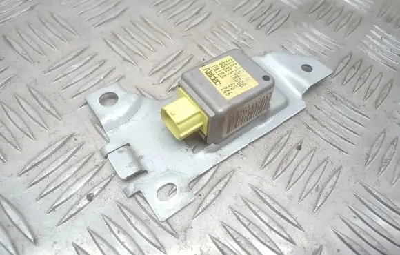 Mazda 626 Airbag deployment crash/impact sensor GG3E57KD0B