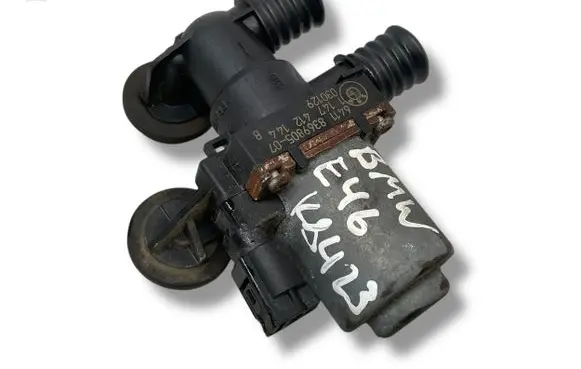 BMW 3 E46 Coolant heater control valve 8369805 1147412144