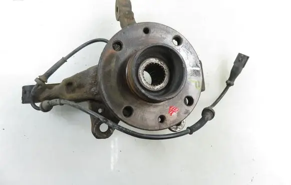 Renault Modus Front wheel hub spindle knuckle 