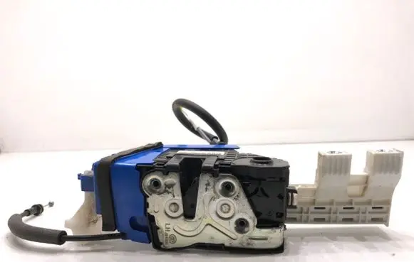 KIA Sportage Front door lock 81310F1210