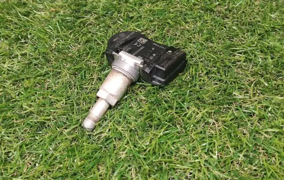 Volvo S60 Tire pressure sensor 8G921A159AE