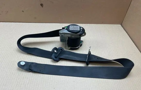 Mercedes-Benz Vito Viano W639 Front seatbelt 6398600085