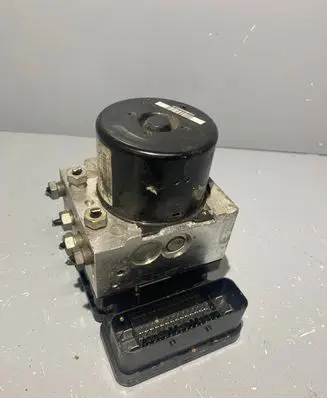 Volvo V70 ABS Pump 31261142 000404974D0 10092604043