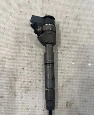 Mercedes-Benz B W245 Fuel injector 0445110167