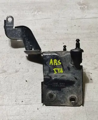 Volkswagen Touran III ABS pump bracket 5Q1614235E 7020