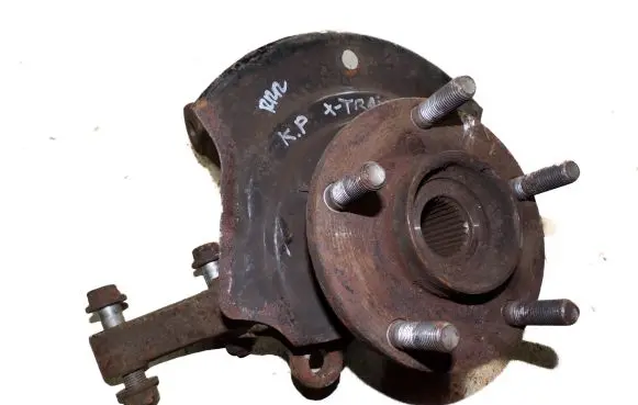 Nissan X-Trail T30 Front wheel hub spindle knuckle