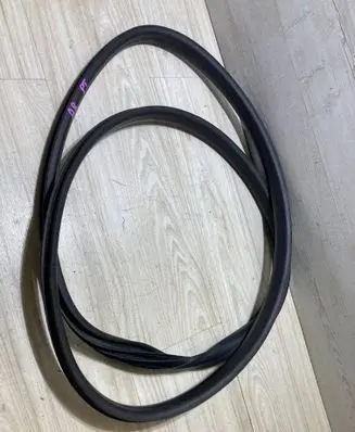 Renault Arkana Rear door rubber seal (on body) 