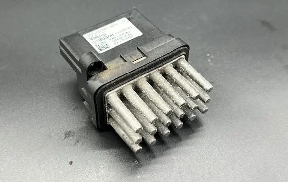 Ford Mondeo MK IV Heater blower motor/fan resistor 6G9T19E624AD 6G9T19E624 F011500028