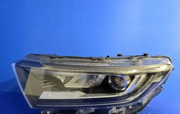 Ford Escort Headlight/headlamp 2KF941035