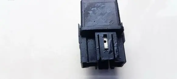 Volvo S40, V40 Other relay MB953381 V23134-B52-X240