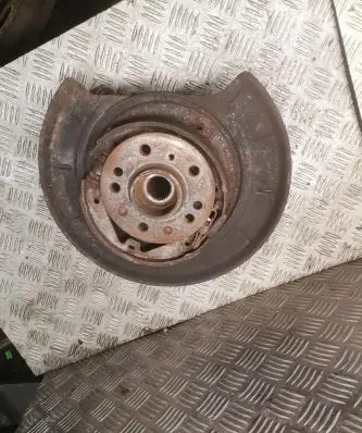 Rear wheel hub spindle/knuckle