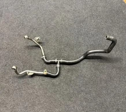 Coolant pipe/hose
