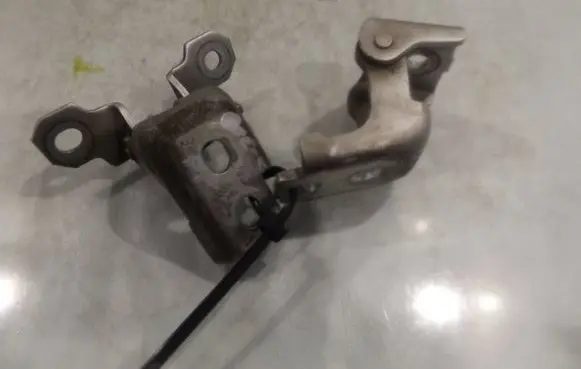 Renault Scenic III - Grand scenic III Front door upper hinge