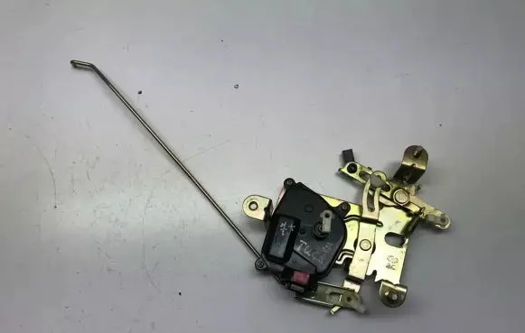 Hyundai Tucson JM Tailgate window lock/catch/latch 