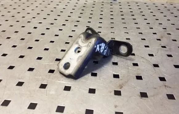 KIA Sorento Front door upper hinge A046057