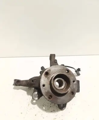 Renault Sandero II Front wheel hub 