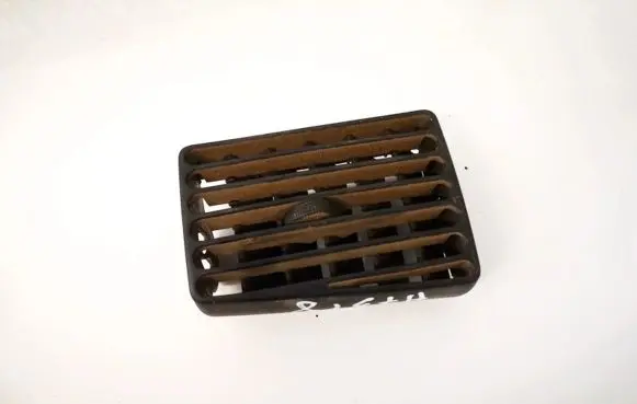 Volkswagen PASSAT B4 Dash center air vent grill 3a1819755b