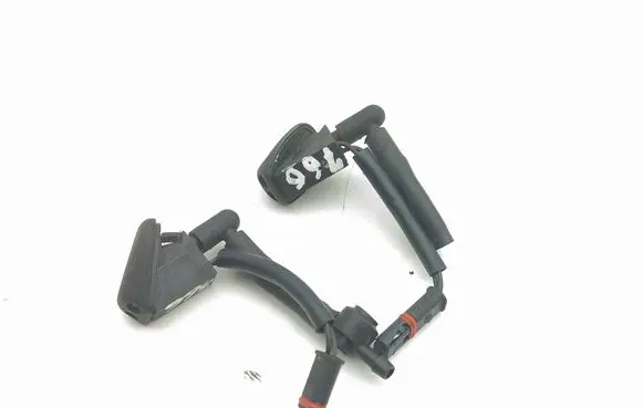 Windshield washer spray nozzle