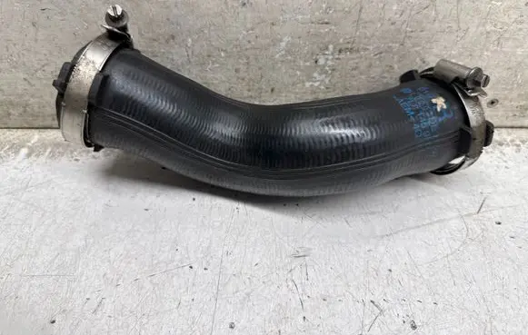 Audi Q7 4L Intercooler hose/pipe 7L8145980